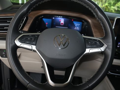 Used 2024 Volkswagen Atlas SE FWD image 13