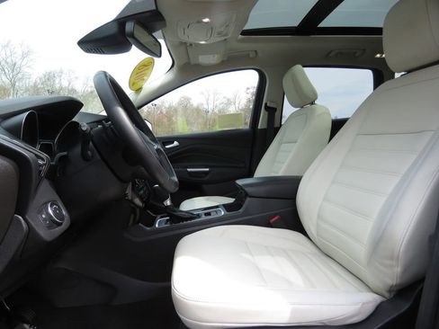 Used 2018 Ford Escape SEL w/ Ford Safe & Smart Package AWD/4WD image 10