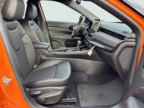 New 2026 Jeep Compass Trailhawk w/ Sun, Sound & Navigation Group image 35