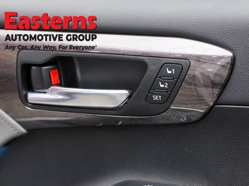 Used 2024 Toyota Highlander Platinum AWD/4WD image 22