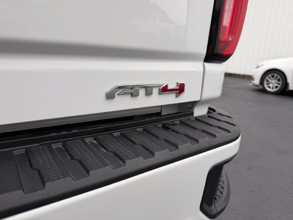 Used 2022 GMC Sierra 2500 AT4 w/ Gooseneck/5TH Wheel Package AWD/4WD image 9