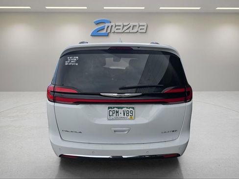 Used 2022 Chrysler Pacifica Limited image 14