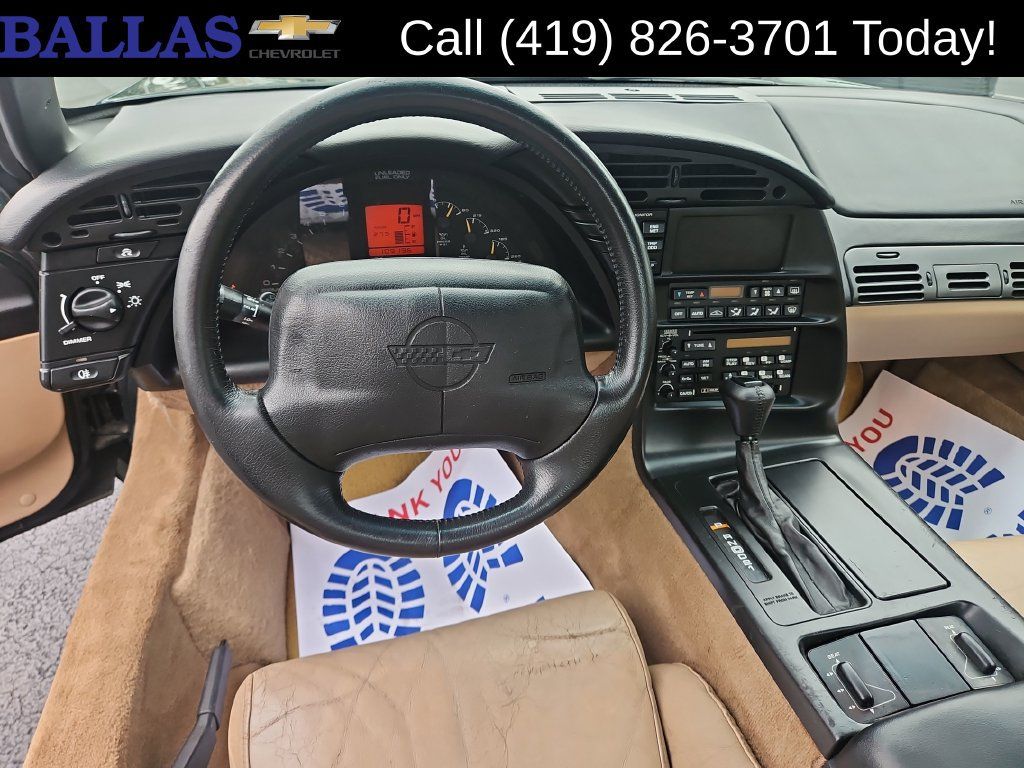Used 1996 Chevrolet Corvette Coupe RWD image 17