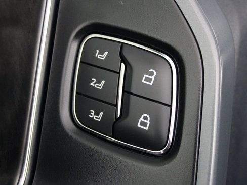 Used 2023 Ford F150 Lariat w/ FX4 Off-Road Package image 17