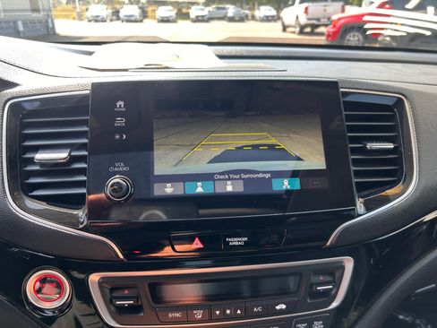 Used 2019 Honda Pilot Touring image 18