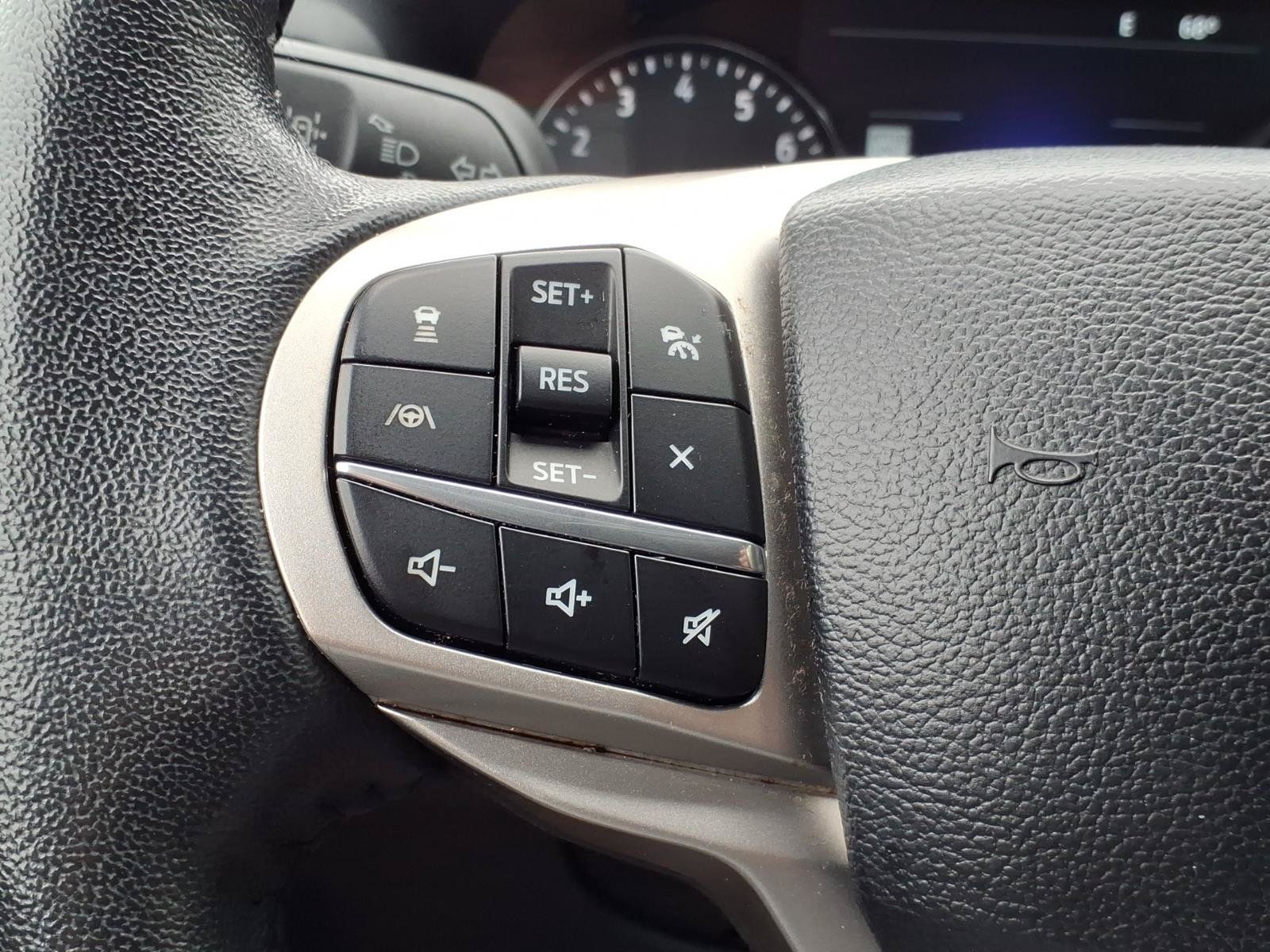 Used 2024 Ford Explorer XLT w/ Equipment Group 202A AWD/4WD image 25