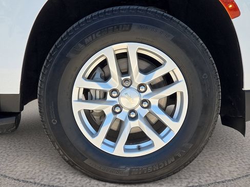 Used 2022 Chevrolet Tahoe LT w/ Luxury Package RWD image 8