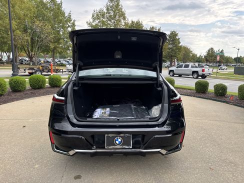 New 2026 BMW i7 xDrive60 image 24