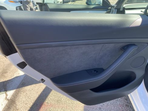 Used 2022 Tesla Model 3 Standard Range image 15