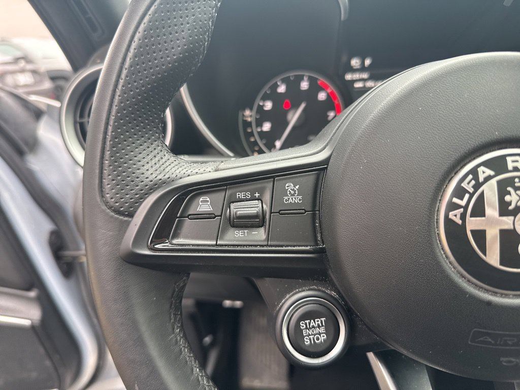Used 2023 Alfa Romeo Giulia Ti AWD/4WD image 36