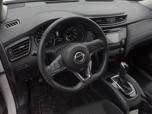 Used 2017 Nissan Rogue S image 10