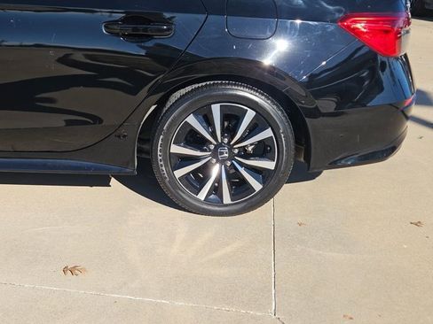 Certified 2022 Honda Civic EX image 9