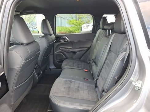 Used 2023 Mitsubishi Outlander SE Black Edition AWD/4WD image 10
