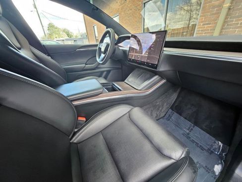 Used 2024 Tesla Model X image 58