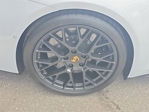 Used 2025 Porsche 911 Carrera 4 GTS image 14