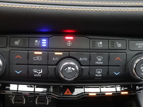 Used 2025 Dodge Durango R/T image 29