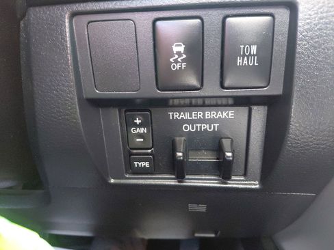 Used 2017 Toyota Tundra SR5 w/ SR5 Upgrade Package image 39