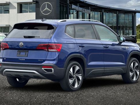 Used 2024 Volkswagen Taos SE image 4