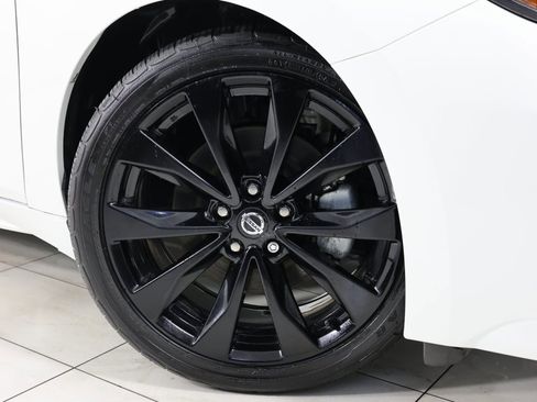 Used 2021 Nissan Maxima SR w/ Sport Mat Group image 14