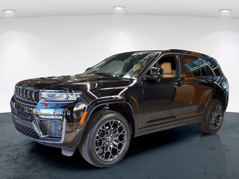 New 2026 Jeep Grand Cherokee Summit AWD/4WD image 2