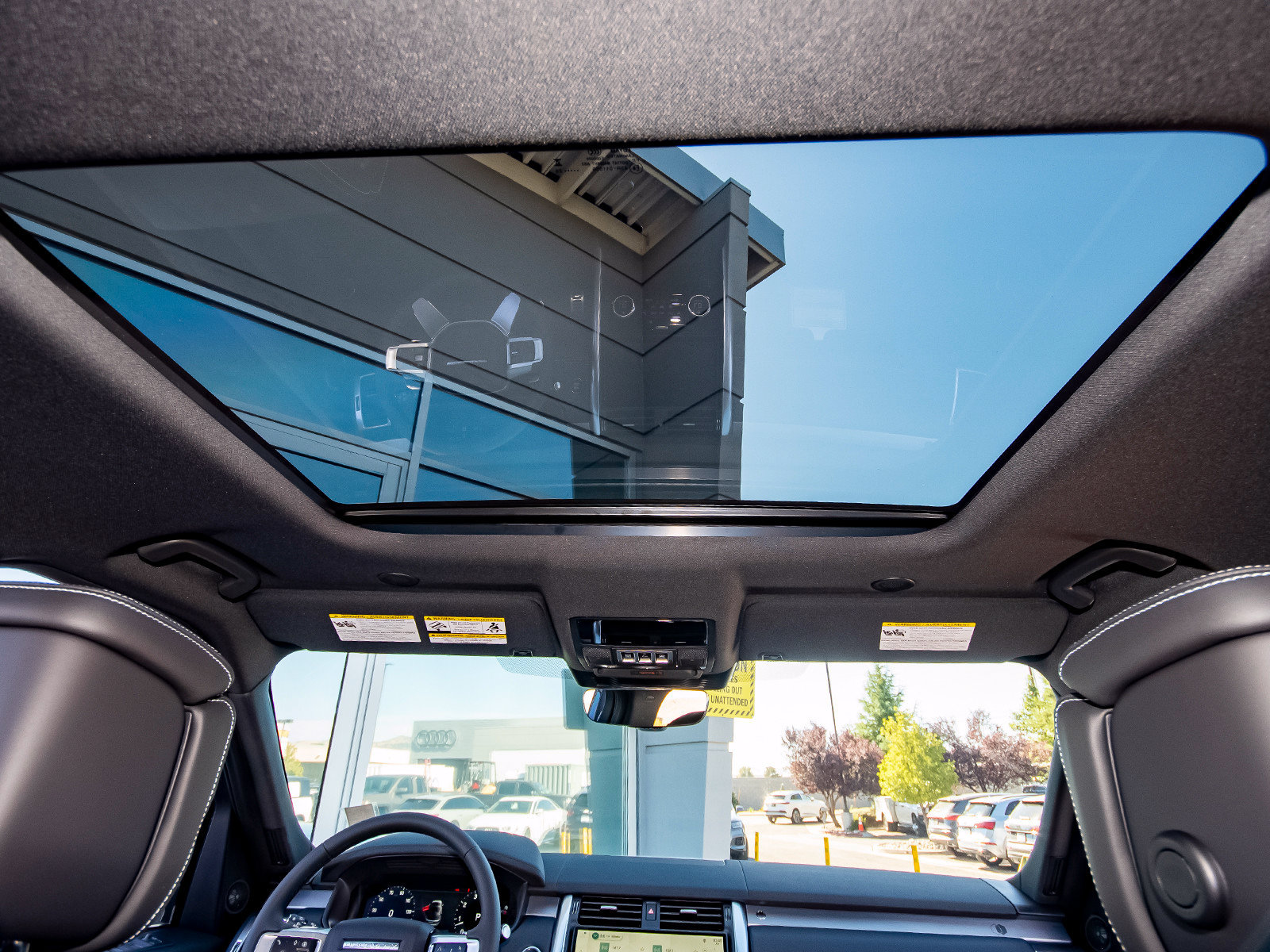 New 2026 Land Rover Discovery Limited Edition AWD/4WD image 50