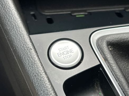 Used 2024 Volkswagen Jetta SE w/ Panoramic Sunroof Package FWD image 22