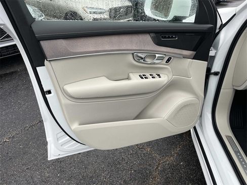 Certified 2026 Volvo XC90 B6 Ultra AWD/4WD image 21