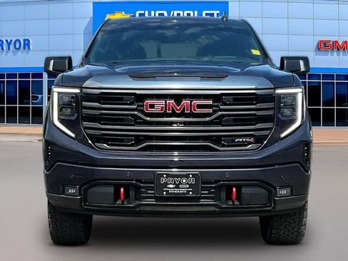 Used 2023 GMC Sierra 1500 AT4 w/ Technology Package AWD/4WD image 2