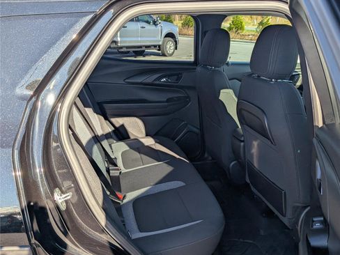 Used 2025 Chevrolet TrailBlazer LT image 11