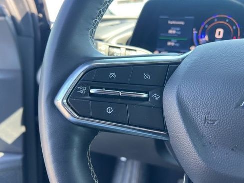 Used 2025 Chevrolet Traverse LT image 15