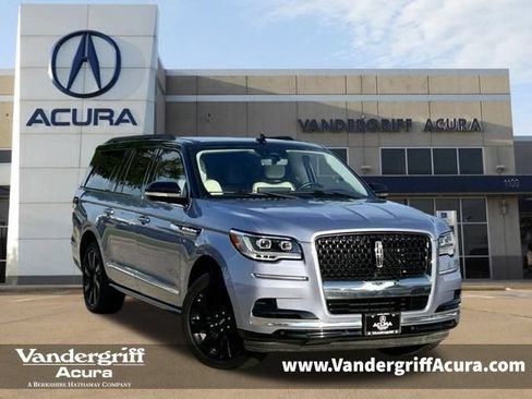 Used 2022 Lincoln Navigator L Black Label AWD/4WD image 1