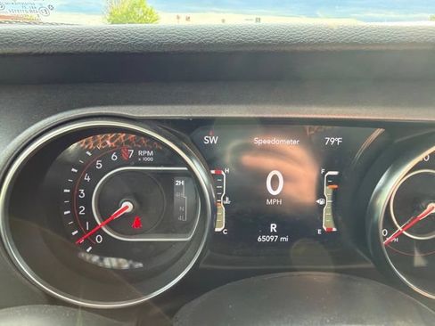 Used 2021 Jeep Gladiator Mojave AWD/4WD image 14