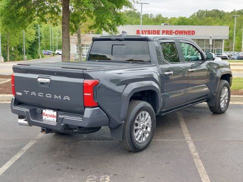 Used 2025 Toyota Tacoma Limited AWD/4WD image 10