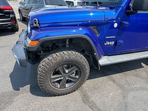 Used 2020 Jeep Wrangler Unlimited Sahara w/ Uconnect 4C Nav & Sound Group AWD/4WD image 4
