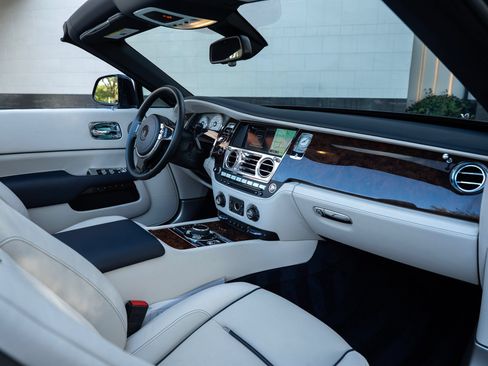 Certified 2020 Rolls-Royce Dawn RWD image 2
