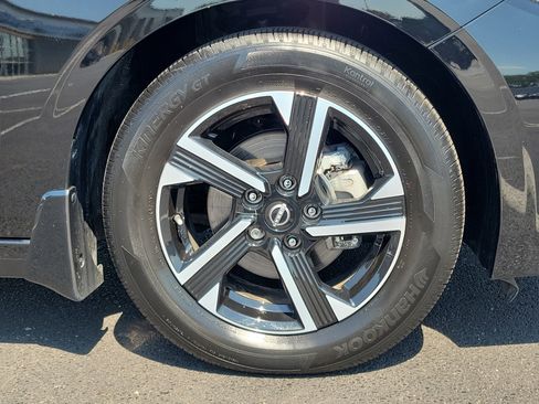 Used 2024 Nissan Sentra SV w/ All-Weather Package FWD image 5