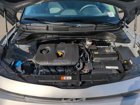 Certified 2025 Kia Soul LX w/ LX Technology Package FWD image 33