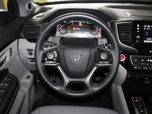 Used 2022 Honda Pilot Touring image 25