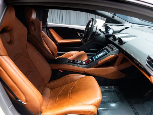 Used 2021 Lamborghini Huracan EVO RWD image 69