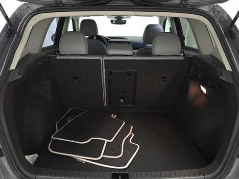 Used 2023 Volkswagen Taos SE w/ Panoramic Sunroof Package image 16