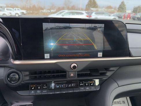 Used 2024 Toyota Crown Limited image 18