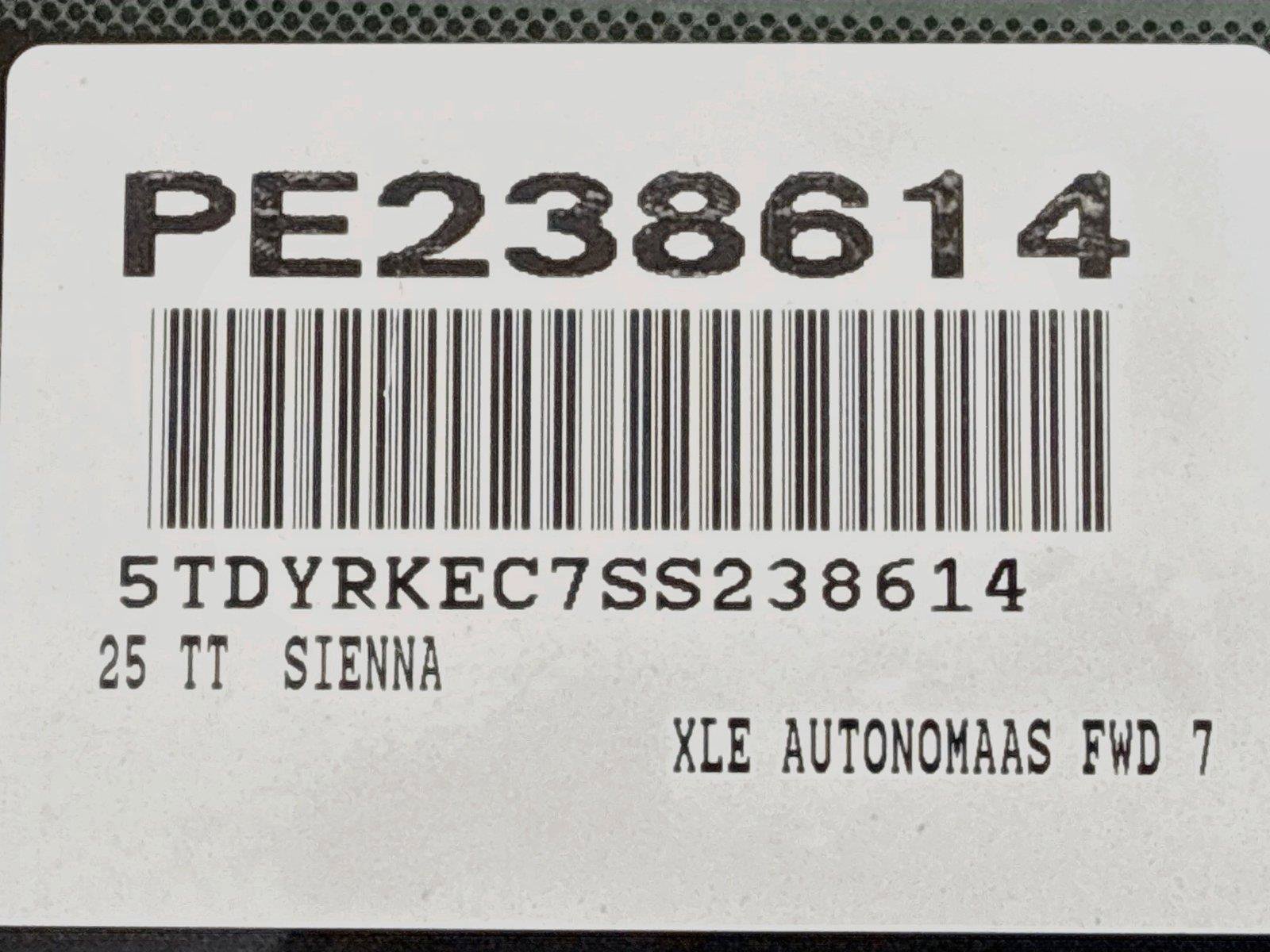 Certified 2025 Toyota Sienna XLE FWD image 46