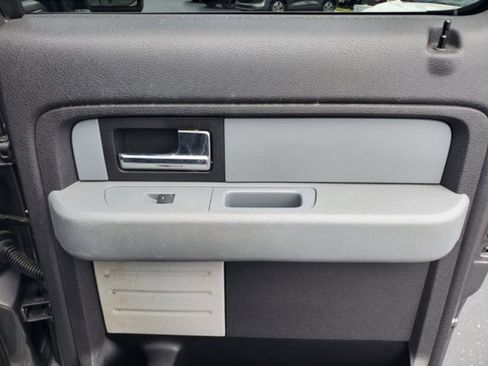 Used 2013 Ford F150 XLT w/ XLT Chrome Pkg image 24