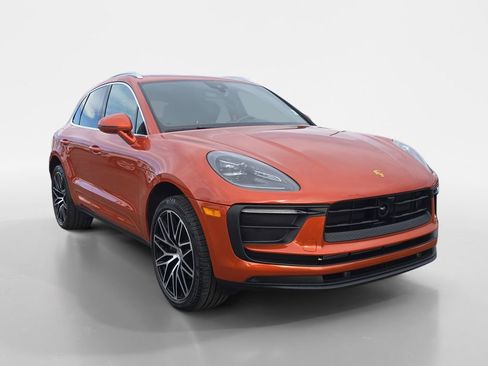 Used 2023 Porsche Macan image 8