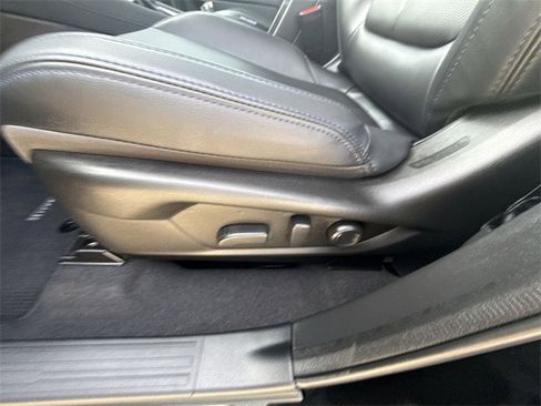 Certified 2025 Subaru Forester Limited w/ Popular Package image 12