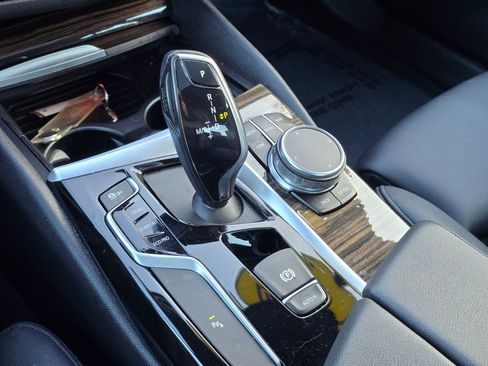 Used 2019 BMW 530i xDrive w/ Convenience Package image 24