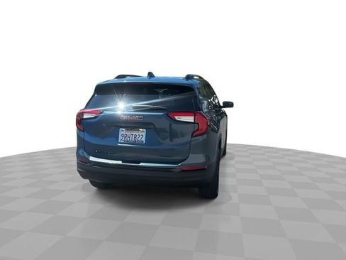 Used 2024 GMC Terrain SLT w/ Infotainment Package II image 7