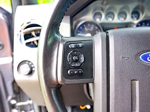 Used 2011 Ford F250 Lariat w/ Lariat Interior Pkg AWD/4WD image 15