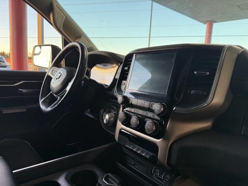 Used 2019 RAM 1500 Laramie image 18