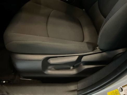 Used 2022 Toyota Corolla LE w/ Carpet Mat Package (TMS) FWD image 12